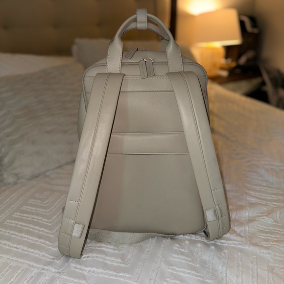 Monos Metro Backpack Beige (slightly used) - Picture 3 of 12